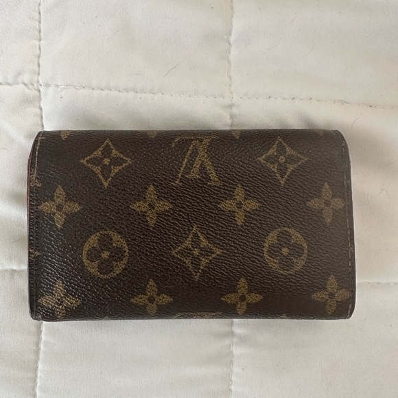 AUTHENTIC LV BI FOLD - Picture 2 of 15
